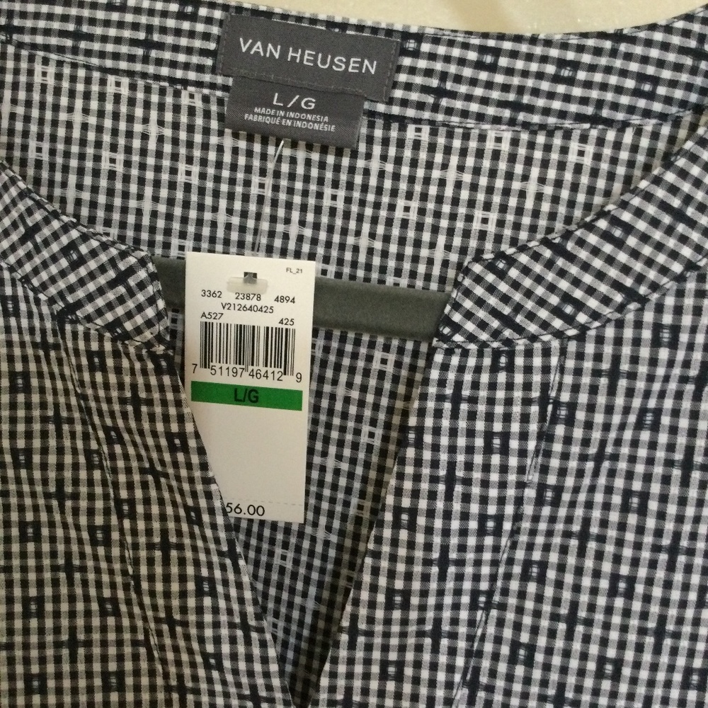 Van Heusen blue print top NWT sz large